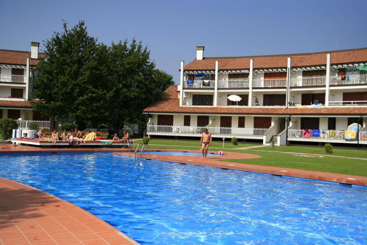 Residence Selenis Apartments Caorle Esterno foto